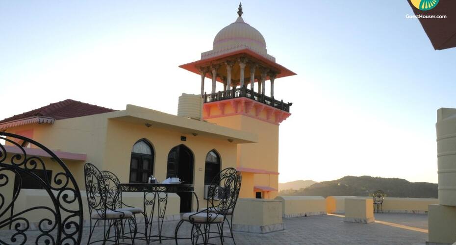 1-BR heritage stay, Mount Abu 3